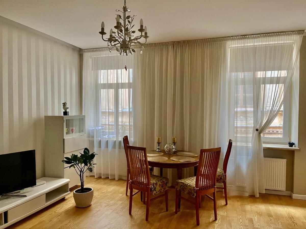 Provence Style Apartment In Old Town Klaipėda Exteriör bild